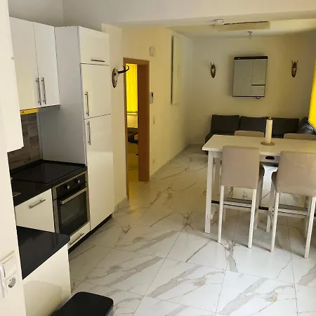 Apartment Ferienwohnung Moellbruecke *